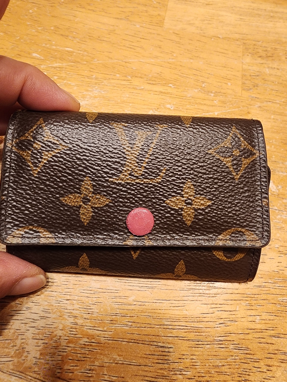 authentic Louis Vuitton Monogram 6 Key Multicles Holder in Fuchsia